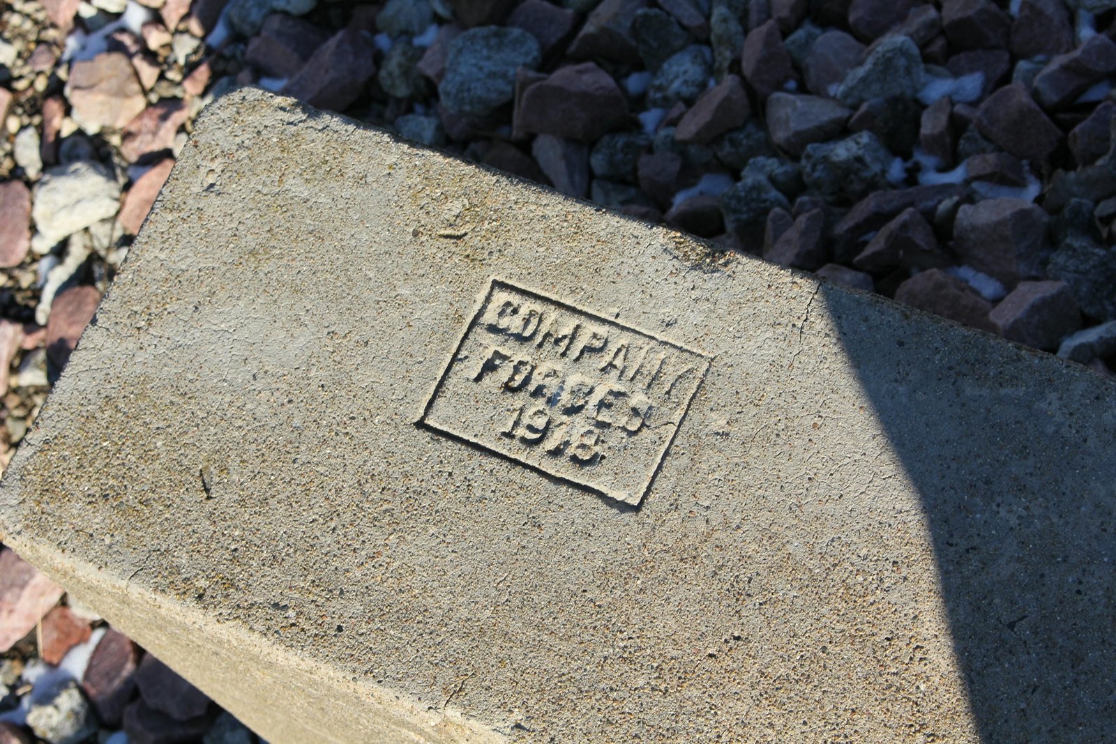 Stamp on abutment